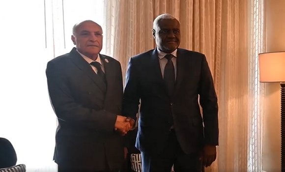 السيد عطاف يجتمع بأكرا مع رئيس مفوضية الإتحاد الإفريقي